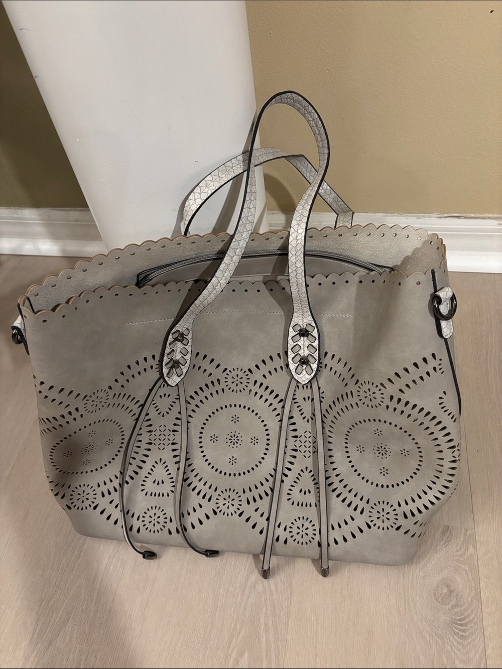 Women's Grey Laser-Cut Tote Bag with Scalloped Edge